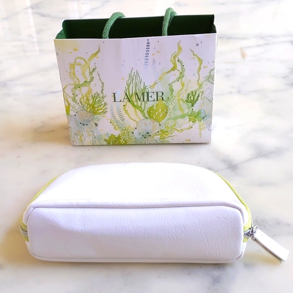 NWT. LA MER Cosmetic Bag with Multicolor Design Paper Bag. - Picture 2 of 4